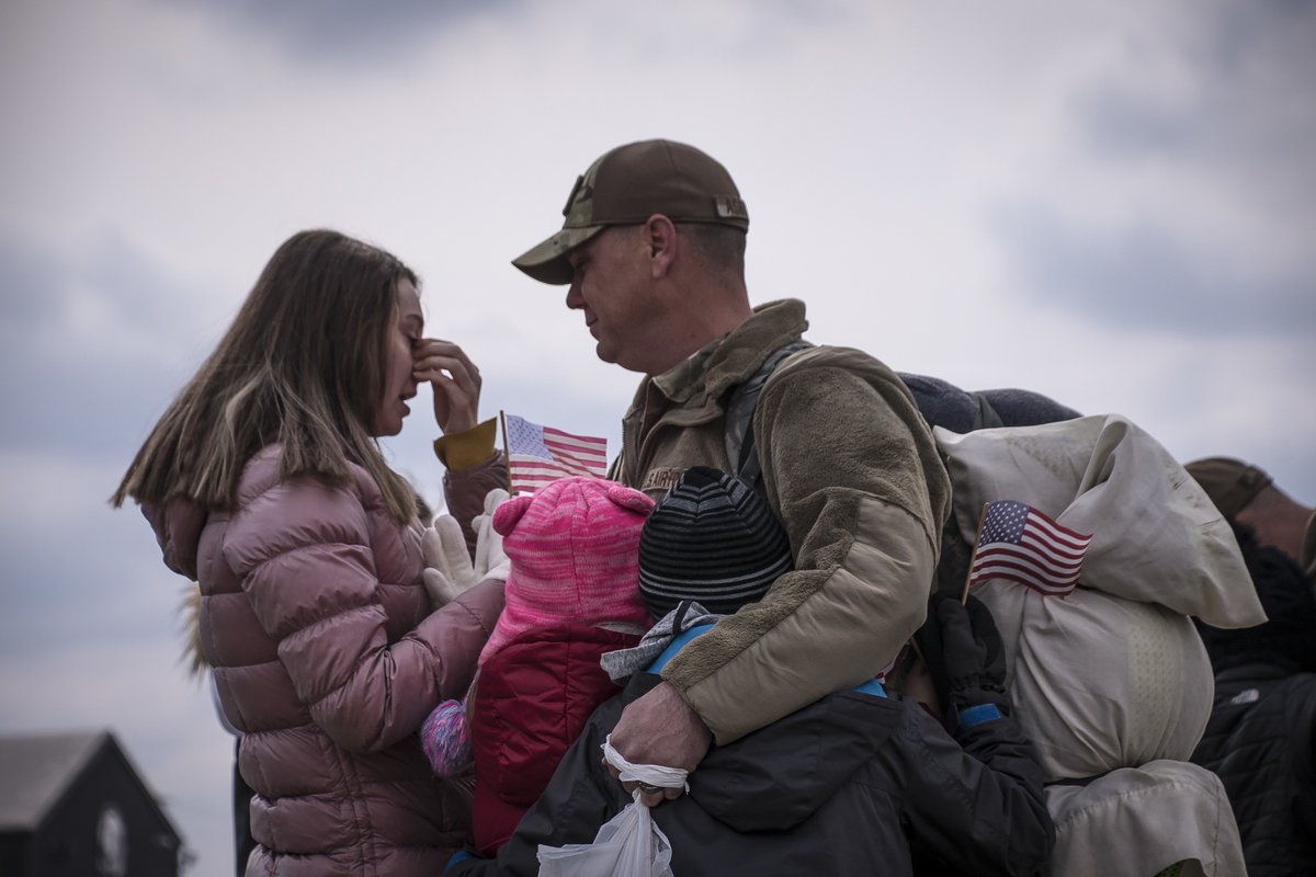AirMobilityCmd's tweet image. Happy #HercDay! These #Airmen completed over 49,000 bundles dropped, 16,500 passengers safely delivered and 3,200 hours flown in support of Operation Inherent Resolve. Welcome Home! 
#HercWork #FourFansOfFreedom
