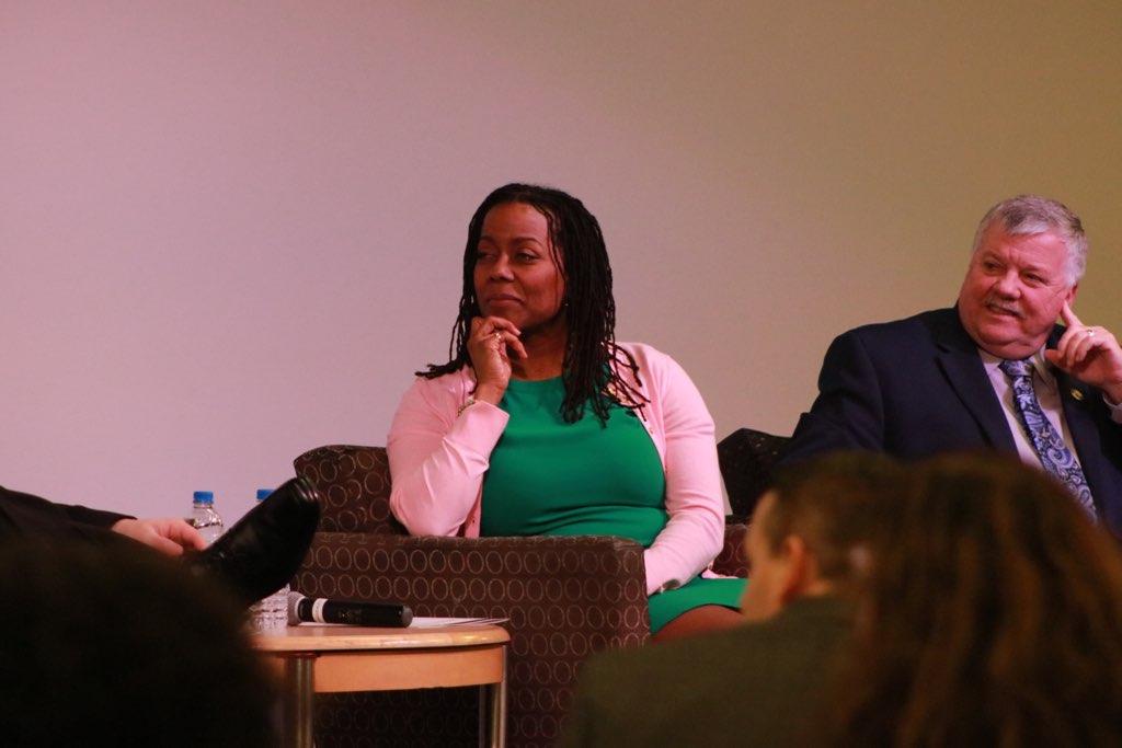 IndyMNAs's tweet photo. First Southside Business Summit is a wrap. Congrats to Gateway Community Alliance, @southindyqol & @uindy for terrific organization & planning. Special thanks to @IndyMayorJoe for stopping by & @ASmithJones for your great input & presence as a panelist for the conference. #MNAMJ https://t.co/GNOhJnJusN