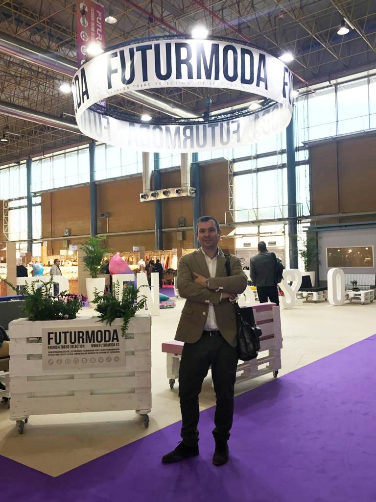 AMSlab's tweet photo. Como #laboratorio especializado en soluciones analíticas para el #SectorTextil, ¡¡hoy estamos de visita en @feriafuturmoda!!
#Calzado #Moda #Textil #Calidad #Sostenibilidad #FuturModa2019 https://t.co/6Y5OCnK3yo