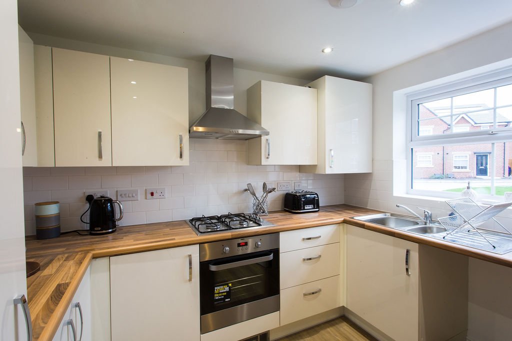 Brand new 2 &amp; 4 bedroom homes with modern fitted kitchen and bathrooms at our Pennington Wharf development in #Leigh. Deposits starting from just £2,844!
Show home open Saturdays 11am – 3:30pm.
See link for more info 👉 ow.ly/u1AC30nUxtZ