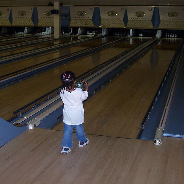 MichelleSCarey's tweet photo. The Future #bowler - May 1, 2005
#siyahsweeny #youthbowler #futurepwba #bowlfearless #gobowling #bowlingislife #passion #work #skill #recruitme https://t.co/y02gMYdRsB https://t.co/6QsXSjTLmO