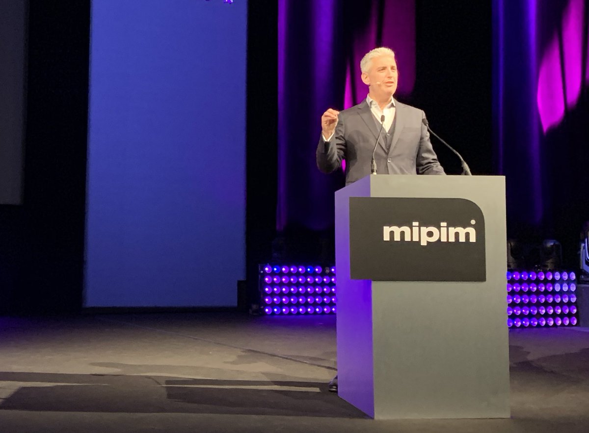MIPIMWorld's tweet image. Up next: the #MIPIM Startup Competition final! @Get_District @LtdNeoma @ontargetcloud @sensorberg @spaceticom &amp;amp; Tatami, the contest’s six global finalists, will all pitch for glory right now. #MIPIMPropTech’s Nicolas Kozubek introduces MC @aaronnblock of @MetaPropNYC &amp;amp; the jury