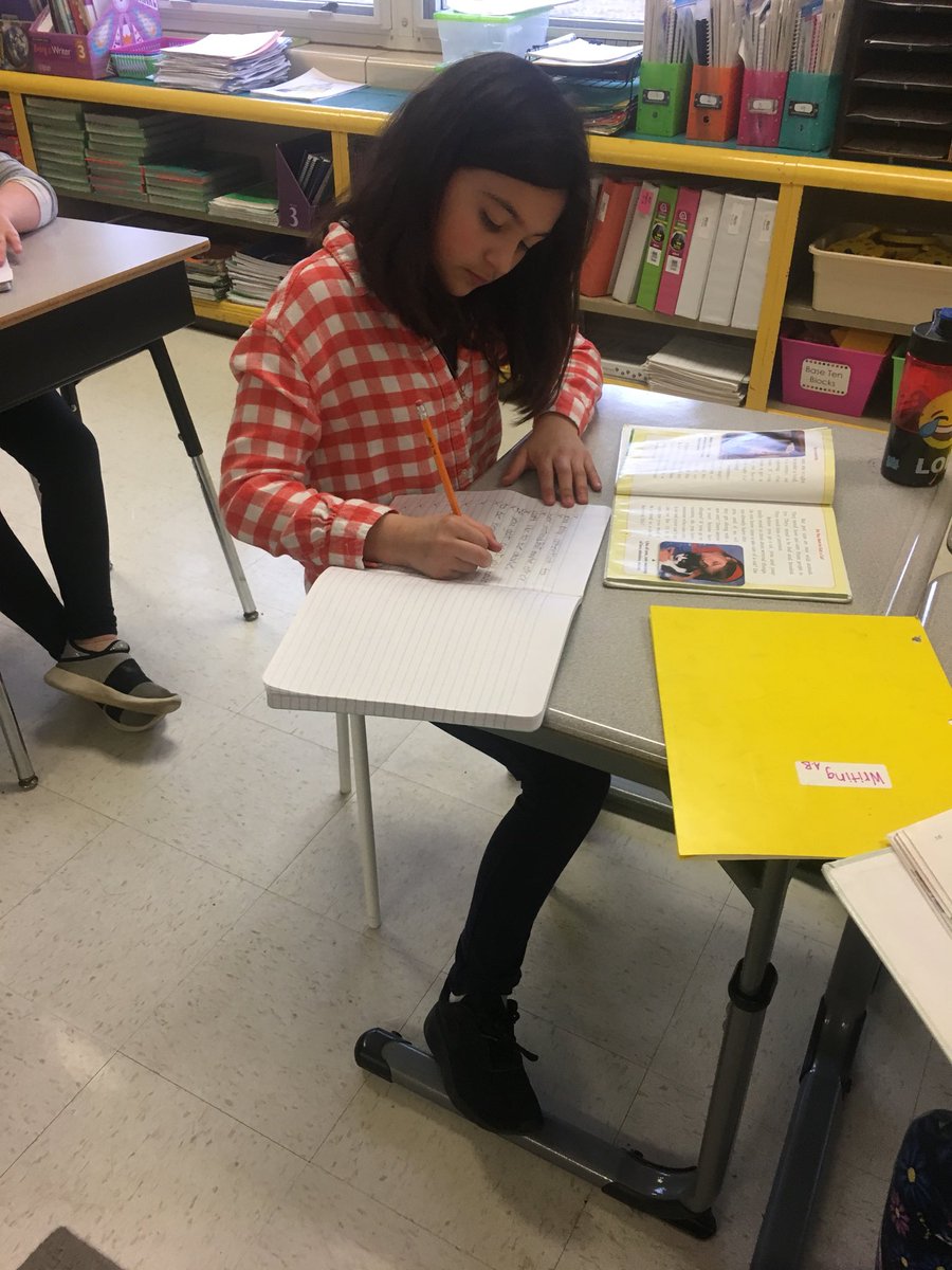 ldevriesbgcs's tweet photo. We just started our animal research project and are really enjoying it already! @JimLangBGCS https://t.co/ZPP7csDCY2