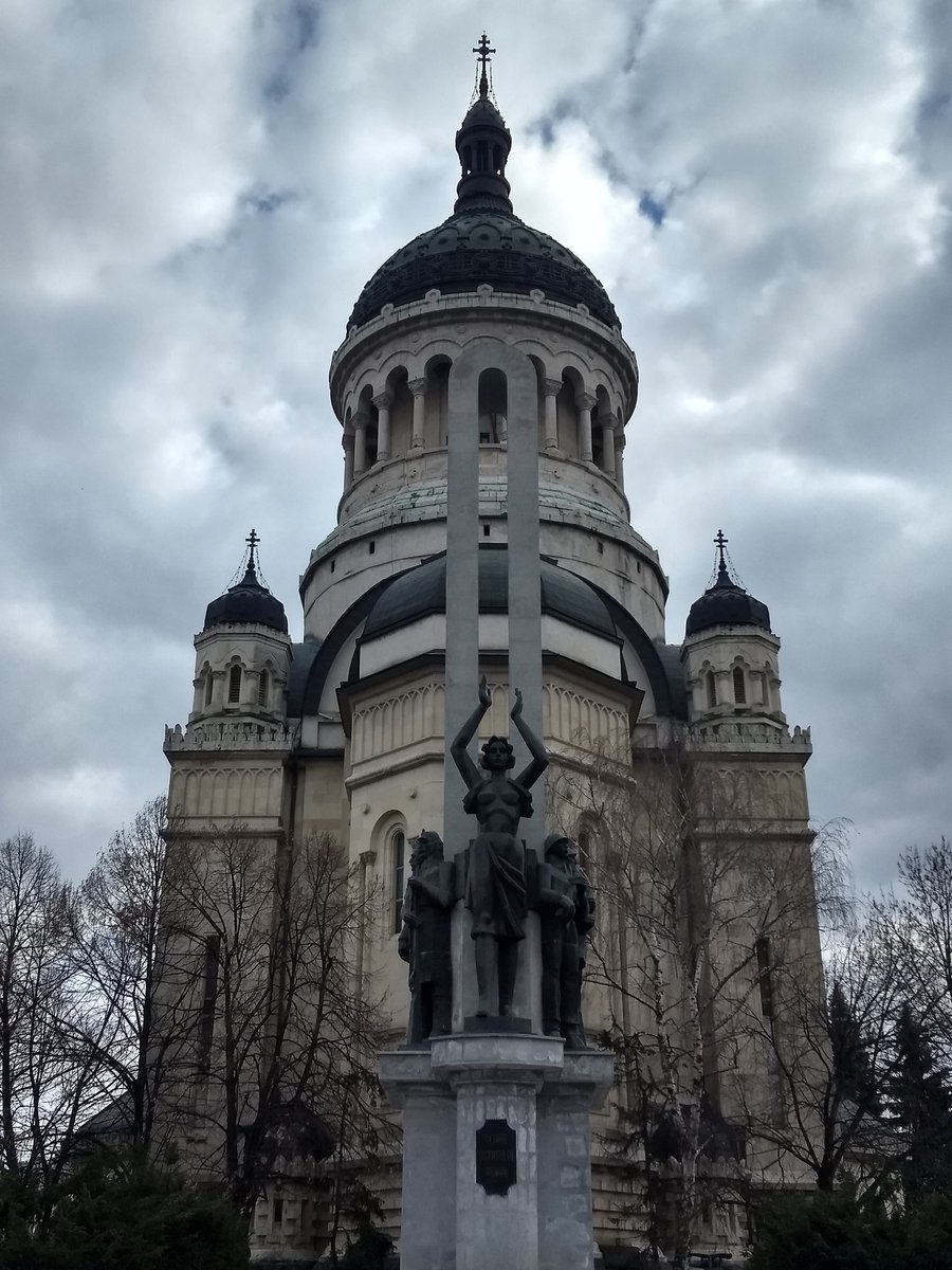 gnesvenema's tweet photo. It's a wrap! 🤓

Thanks to everyone @UnivBabesBolyai and @DutchCentreCluj for making my guest lecturing possible. I'm glad to have gotten positive feedback from students and grateful for this opportunity!

Here's some snap shots I took around #Cluj #Romania. https://t.co/HVDKL8w0Xu