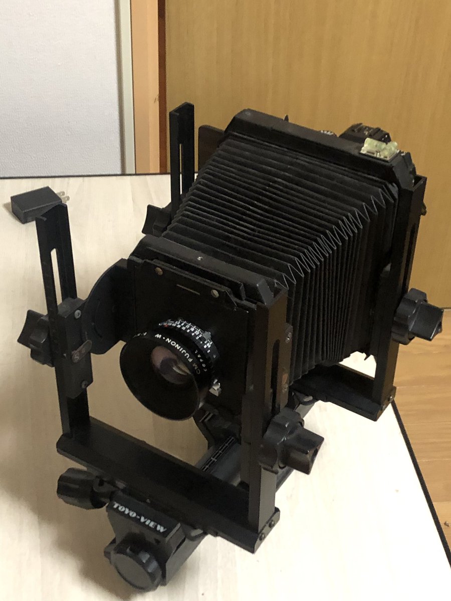 ikapontan's tweet image. 変態さんが通りまーす！
#fujifuilm #大判 #viewcamera