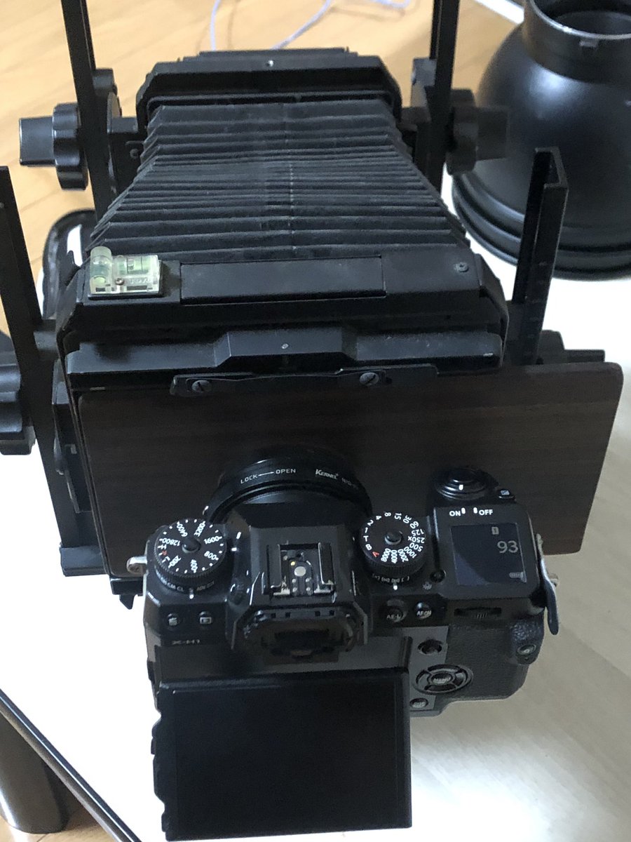 ikapontan's tweet image. 変態さんが通りまーす！
#fujifuilm #大判 #viewcamera