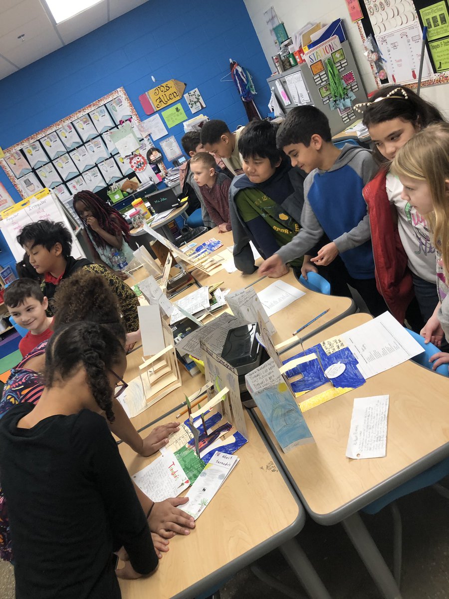 MrsKlineline's tweet photo. Third grade presented to us in a Weather Walk! https://t.co/Gr5o01caA6