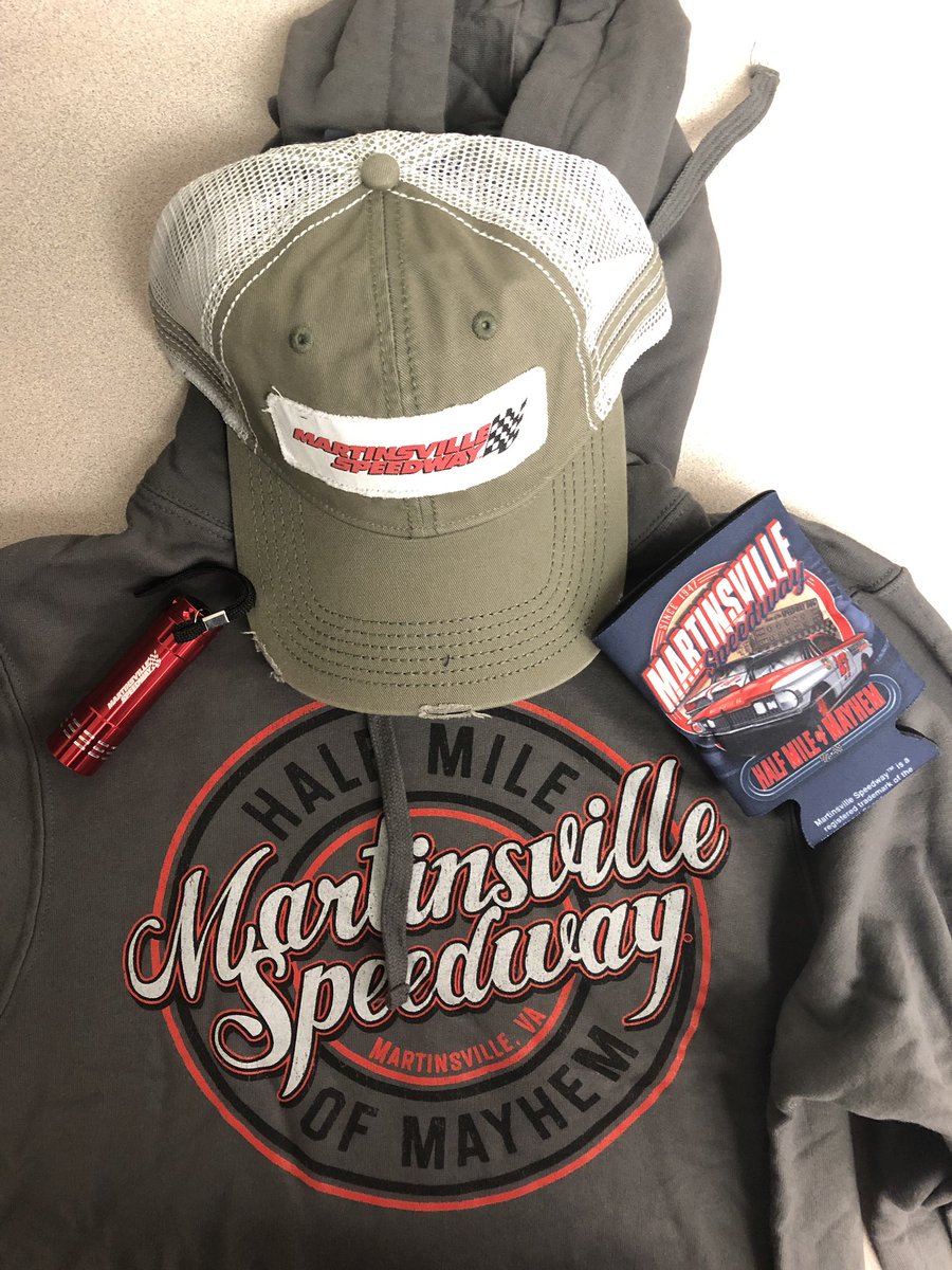 MartinsvilleSwy's tweet image. All kinds of great stuff in today’s #STP500 giveaway!

Retweet this to enter to win a Martinsville Speedway hat and LED flashlight, a Half Mile of Mayhem hoodie (SIZE SMALL) and a coozie! 

It’s basically an all-in-one camping giveaway