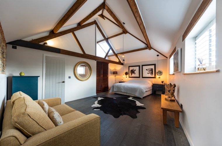 Introducing... The Cattle Shed (ref. 1952) 🌊 Accommodating up to ten guests and two dogs, this stunning refurbished cattle shed is the perfect blend of nostalgia, chic and impressive styling.

View The Cattle Shed: bit.ly/2Hi1R1e