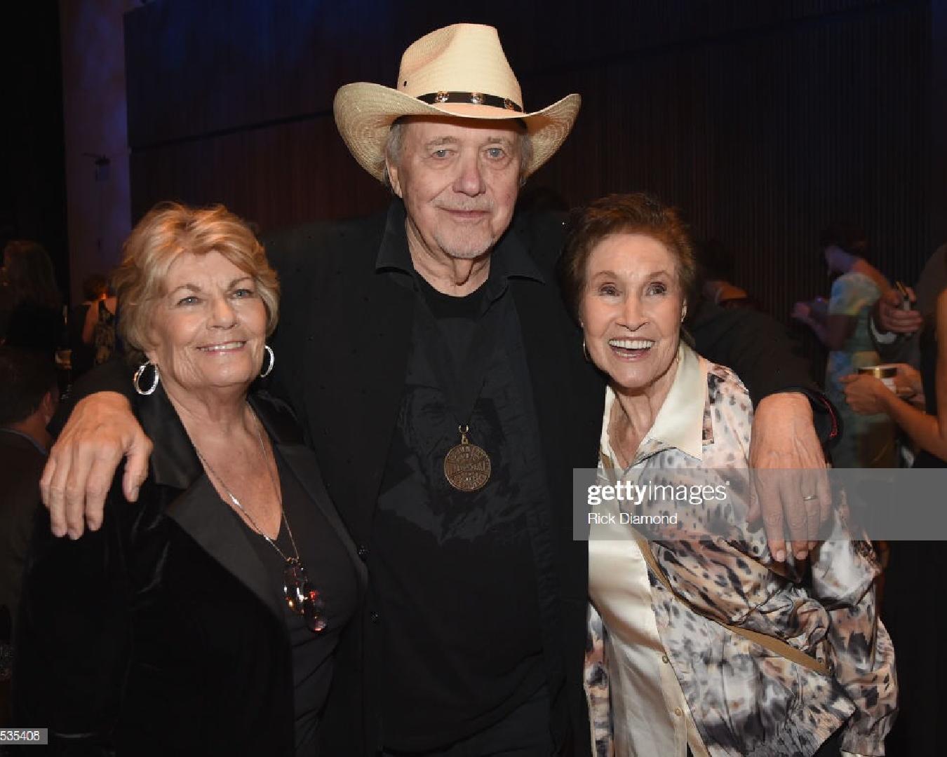 Happy 90th Birthday to one of Bobby and Jeannie Bare s closest friends and fellow Grand Ole Opry star, Jan Howard! 