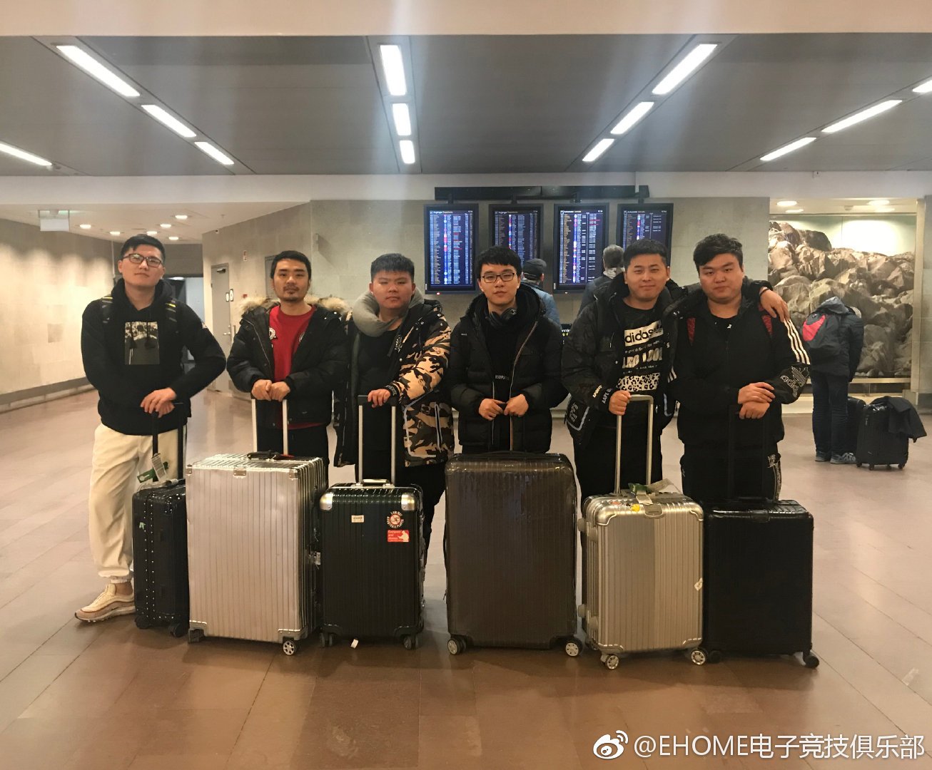 D1jKfDMVYAEWw3A.jpg:large