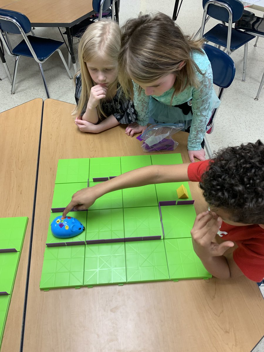MsRouseInTheLIB's tweet image. Coding in computers today with Code and Go Mouse! Having a blast! #Blackhurstleads #codeandgomouse #STEMeducation