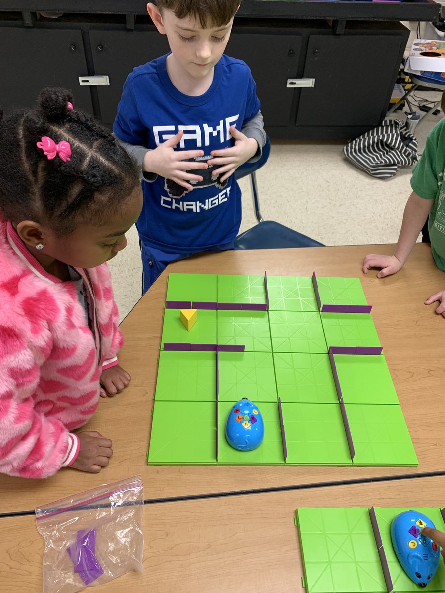 MsRouseInTheLIB's tweet image. Coding in computers today with Code and Go Mouse! Having a blast! #Blackhurstleads #codeandgomouse #STEMeducation