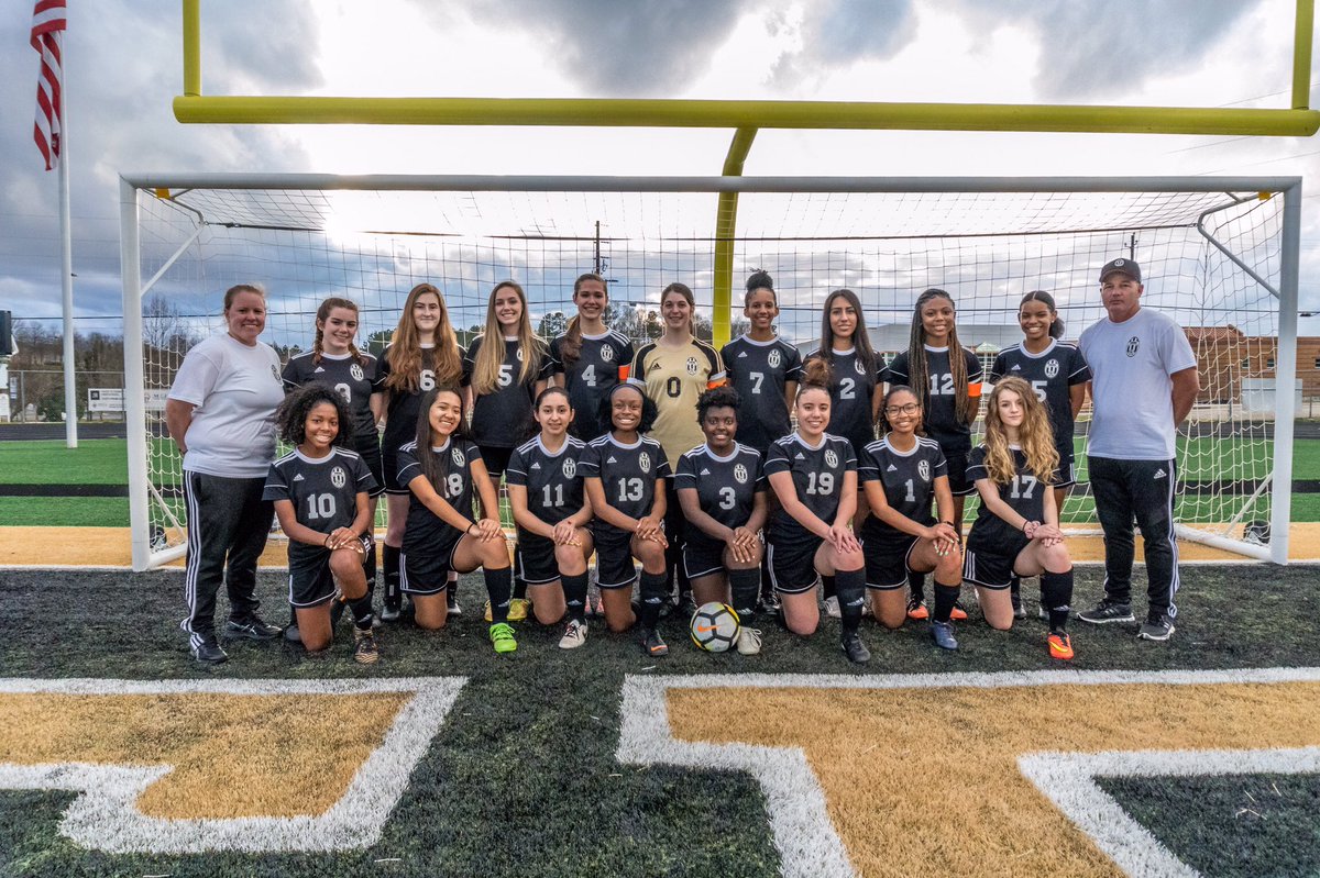 1LPLZ's tweet photo. Who’s ready to see a cross county soccer match??  Plan on spending Friday evening at Tiger Stadium watching FCHS battle Starrs Mill!!  Girls 5:30.  See you there!! @FCHSTIGERSPORTS @fchstigers #ExcellenceInAllWeDo https://t.co/sppzIJ8cYY