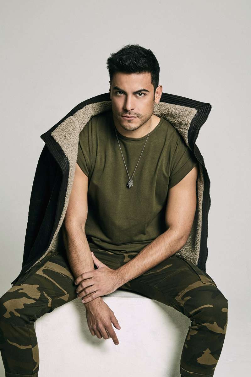 MartaRiverista's tweet photo. @Fansdelaradio @_CarlosRivera "@Fansdelaradio: "QUE LO NUESTRO SE QUEDE NUESTRO" @_CarlosRivera
https://t.co/2LbLYZfQYZ 💖
Sólo tú y yo #conocemos la historia
Porque tú y yo la escribimos
Y no #permitas que nadie te venga a decir otra cosa
Porque aún existe la gente que... 🎵 https://t.co/3CIsbwCQHu"