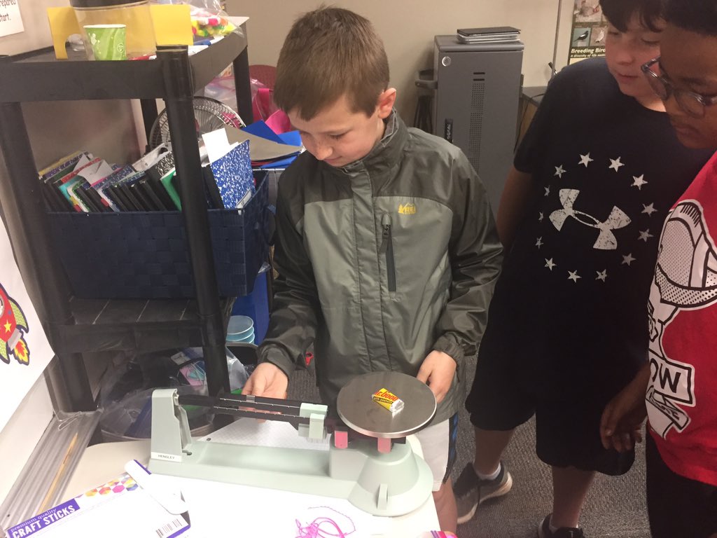 Earnse_Shop's tweet photo. Candy Bomber (parachute) STEM. Day 2 Create, Modify. Ss use knowledge of surface area & mass of candy(Math), behavior of air particles and drag(Sci) to create parachute(Engineering). #TII2018 #oakdalerockets #STEM Check out tomorrow as we test & analyze results. https://t.co/AoYxYcB6g8