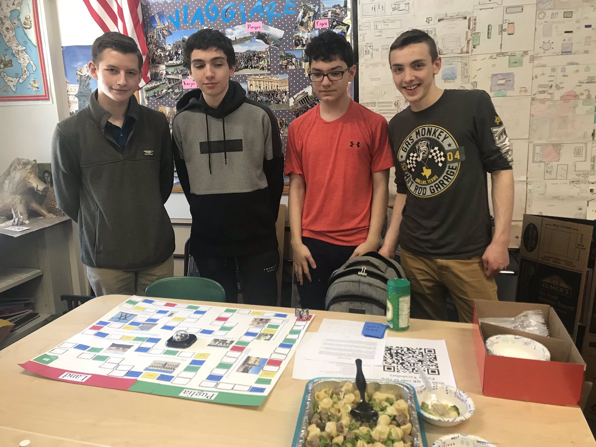 Nipmucitaliano's tweet image. Francesco, Lorenzo, Cristoforo e Luigi and their game of Puglia #worldlanguageweek #mursd #niplang