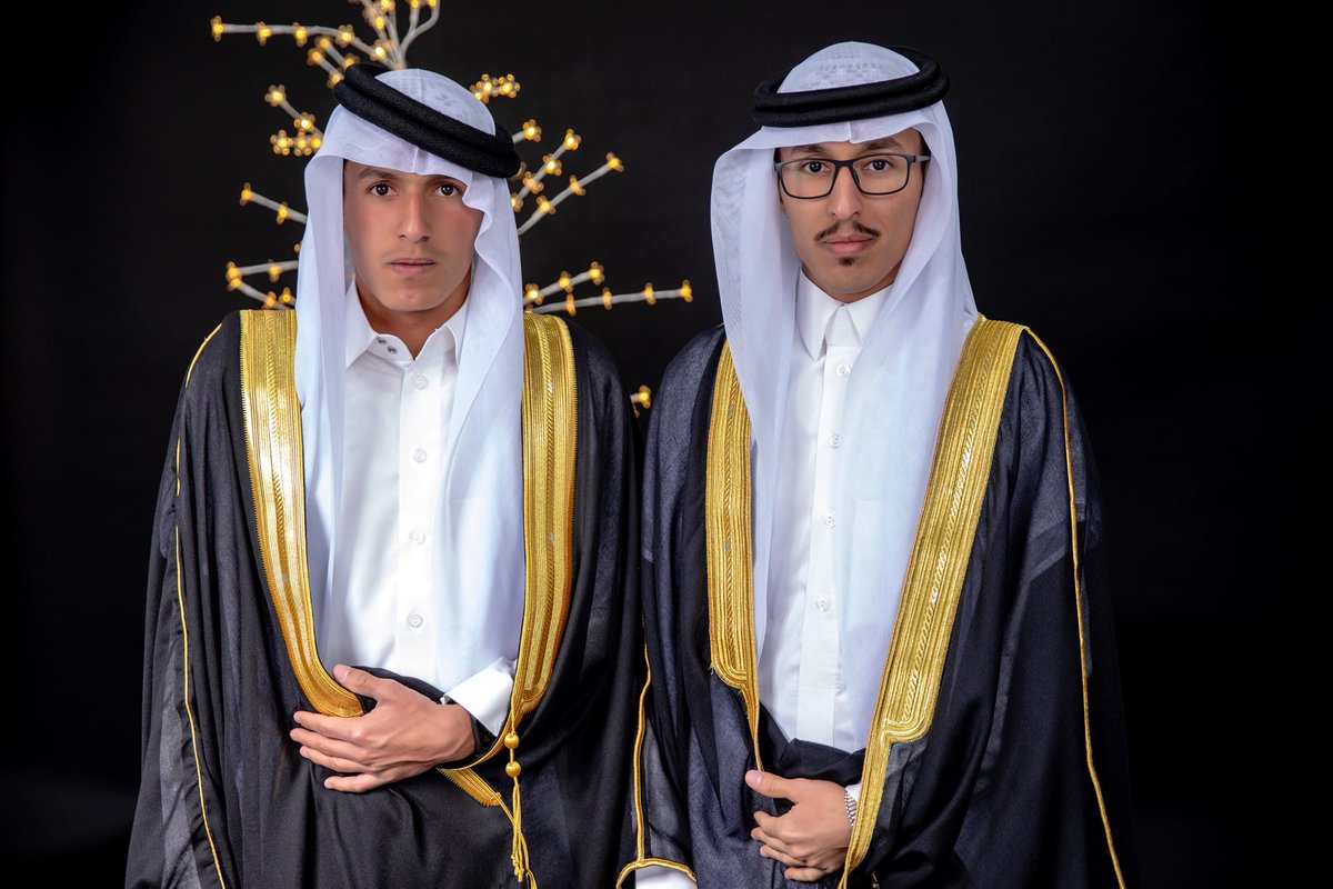 Dr_sultan_'s tweet photo. تم بحمد الله هذا العام تخرجي وأخي منصور من جامعة حائل.
الشكر لله ثم لوالدتي حفظها الله ولجميع من شاركنا عناء الدراسة والإجتهاد ، وكما لا يسعني أن أحيط شكراً بمن شرفنا وشاركنا الفرحة بحضور حفل التخرج فَ لهم مني
جزيل الشكر والعرفان 🙏🏼♥️♥️ https://t.co/blEedzfwvZ