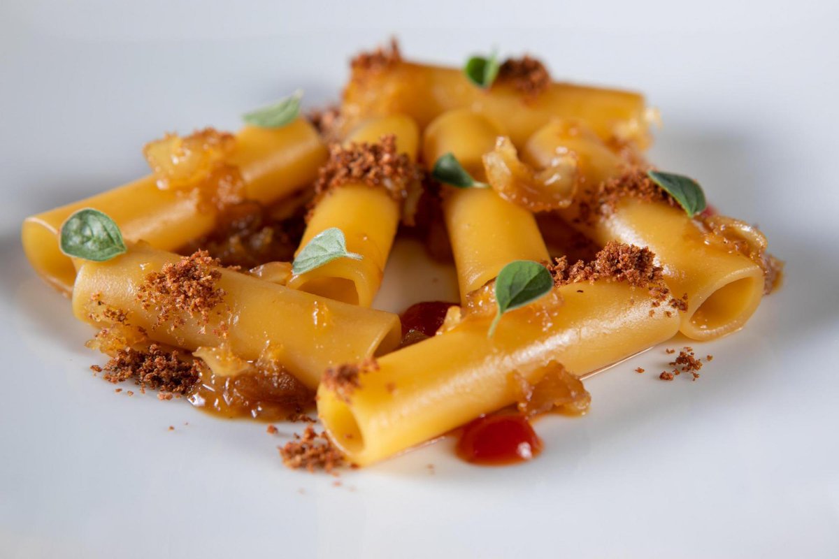 lsdm_official's tweet image. Candele spezzate, cipolla e nervetti dello chef Andrea Mele, di Zia restaurant a Roma, per il Primo Piatto dei Campi 2019, iniziativa siglata #LSDM e Pastificio dei Campi.
lsdm.it/2019/03/13/can…