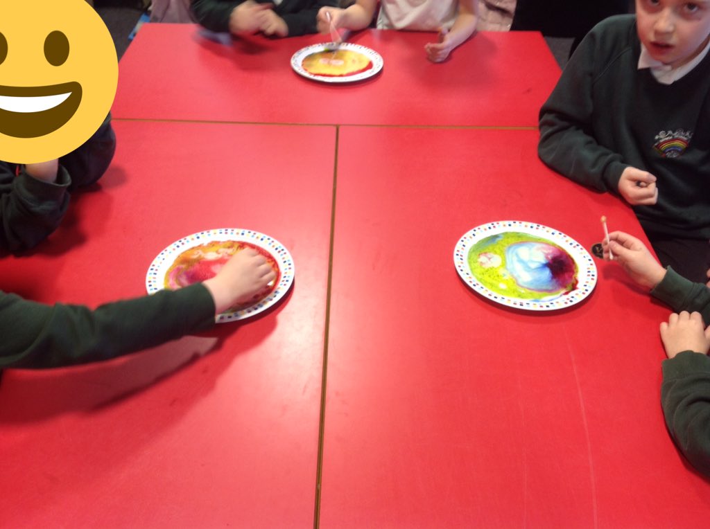 TGPS_NorthLincs's tweet photo. Science club have been looking at magic milk. #TGPSScience #TGPSBritishscienceweek @priscigeeks @ScienceWeekUK @Psqm_HQ #BSW19 @FrancescaVarley @WowScienceHQ https://t.co/lHcuZy84B4