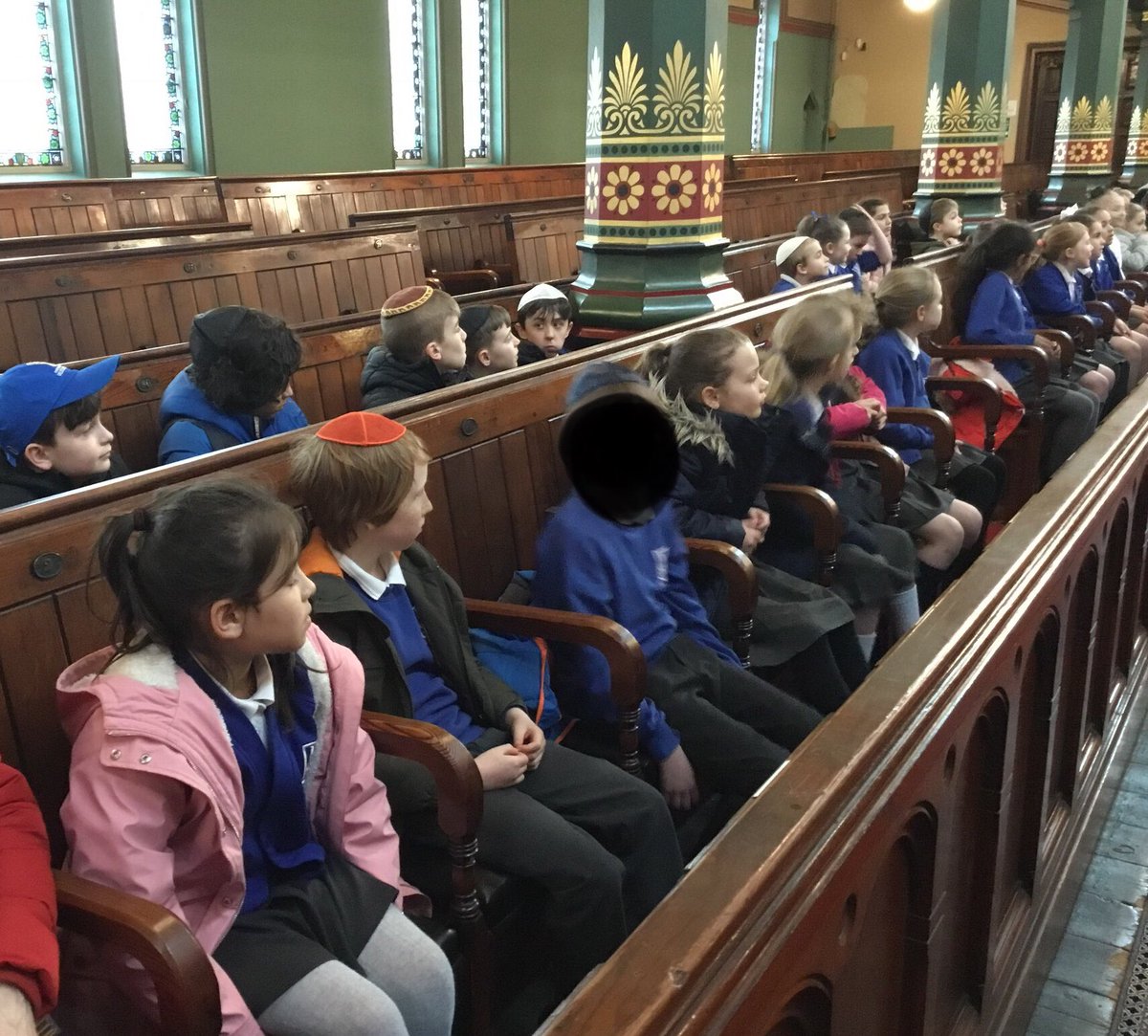 st_michaels_ham's tweet photo. 4X enjoying their visit to Princes Avenue Synagogue π we found out so much about the Jewish faith. What an amazing building ! #learningaboutfaith #judaism #primaryRe https://t.co/0EHFkNlDE2