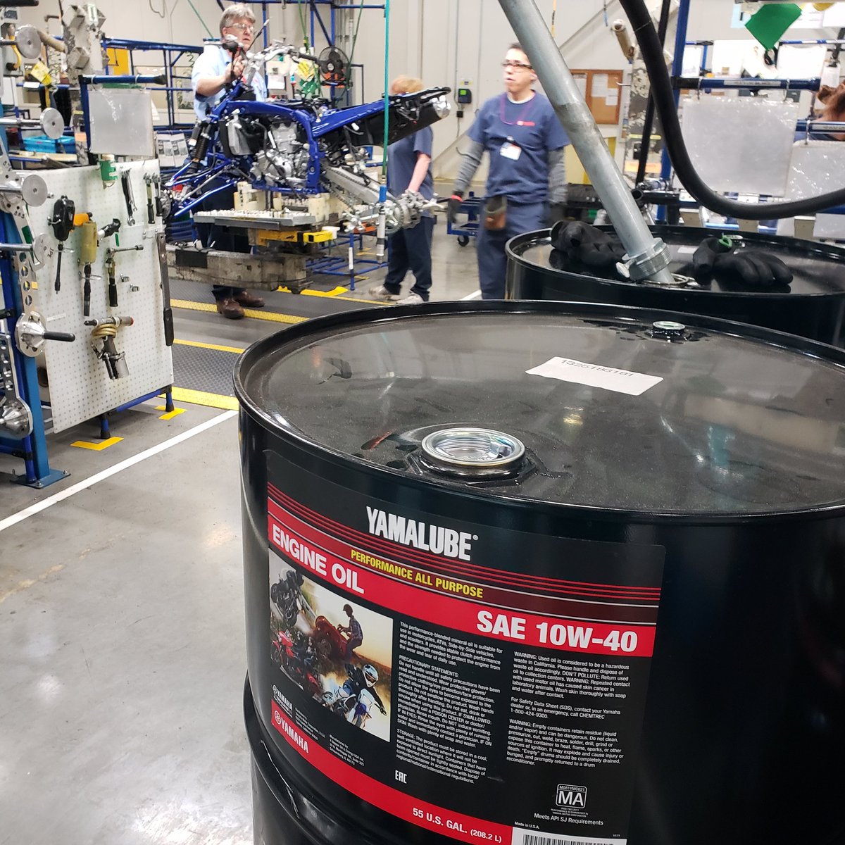 #YFZ450R on the line, and what oil is going into the engine? Only the best, of course! <a href="/YamalubeUSA/">YamalubeUSA</a>
.
.
#AssembledInUSA #Yamalube #Oil #LiquidGold #ATV