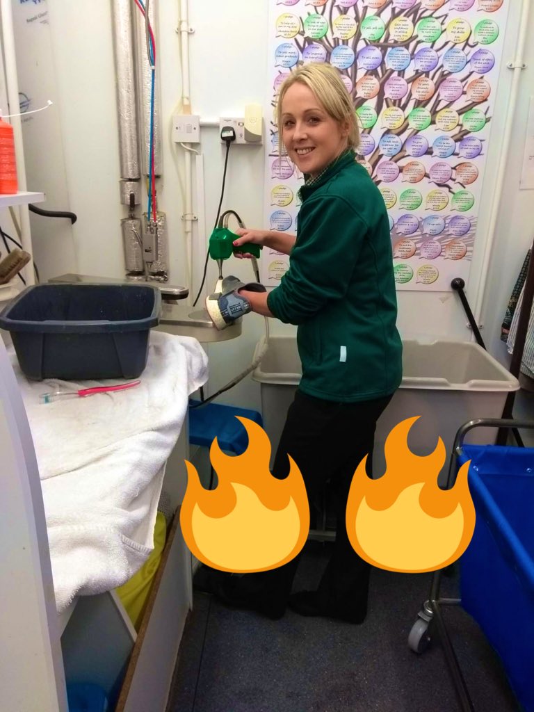 BNatzyl's tweet photo. Leanne’s busy with her new trainer cleaning service at London Colney today! 💚💚#area65 #newservice @McgroartyLeanne @MOJODryCleaners @JamesTCobbler @Kezzad7 @gjwry @NickoRobo46 https://t.co/cvucGocxel