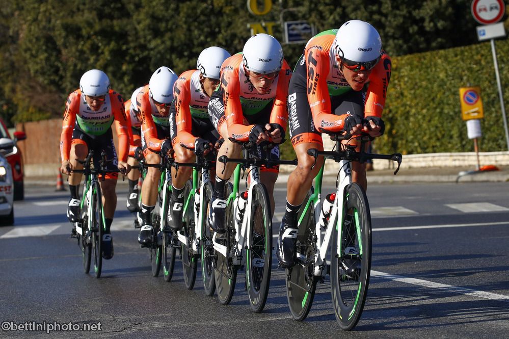 Bardiani_CSF's tweet photo. #TirrenoAdriatico 🇮🇹 Risultati della tappa 1⃣, la tradizionale cronosquadre a Lido di Camaiore, prima prova stagionale della @Bardiani_CSF in questa specialità. Caduta di @LucaWackermann, causa asfalto viscido, per fortuna senza gravi conseguenze
🏁 https://t.co/tqbtdXLSVL https://t.co/pY7Ta5Rve7