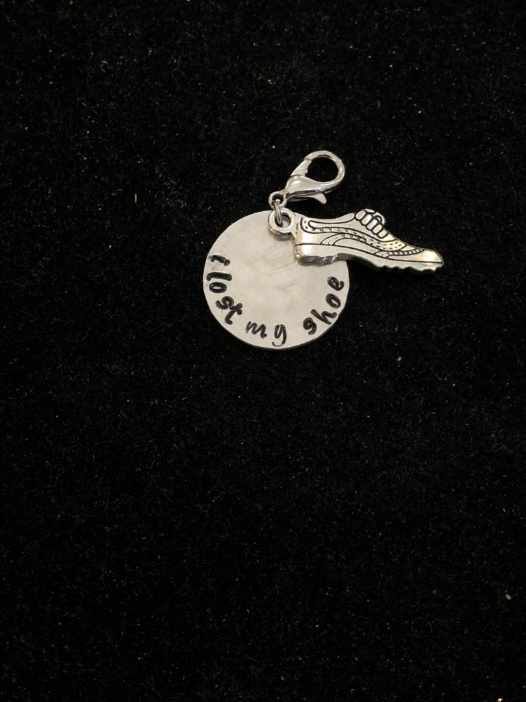 ChangingChanne1's tweet image. Support #RunPadsRun, @jarpad and @realGpad with this awesome little charm! One side has a running shoe, "I lost my shoe" and the other side says Run Pads Run! $1 from each charm will be donated to #RunPadsRun. asyouwishcustomdesigns.com/supernatural-a… #SPNFamily