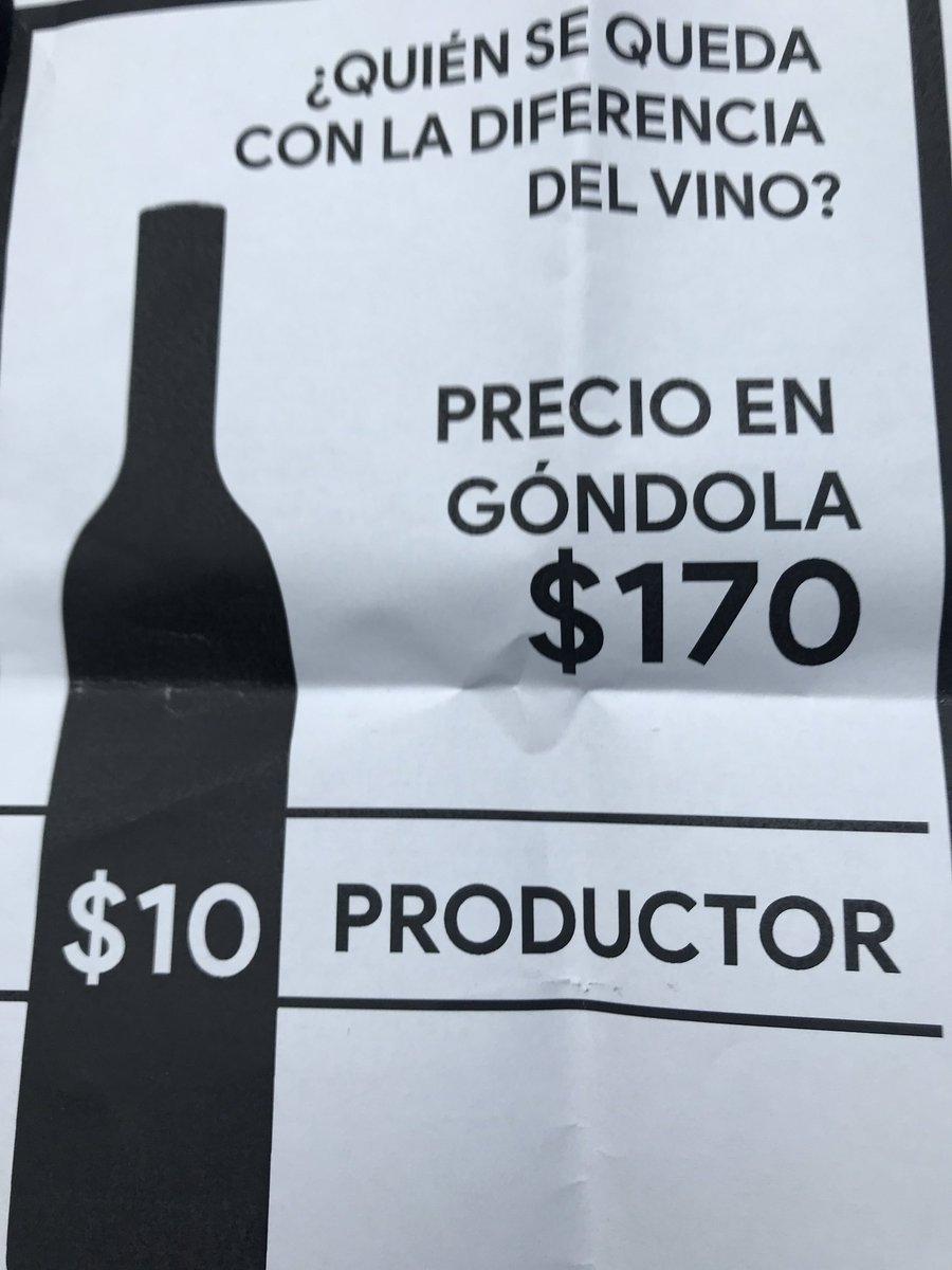 rubensbarea's tweet photo. DE VENDIMIA 2019 EN CRISIS GRAVE , PRECIO REAL DE COMPRA AL PRODUCTOR ES DE 5.50 $ EL KILO, OFRECIDO POR GOBIERNO Y DESTINADO A MOSTO, PARA EL RECUPERO. ES DECIR QUE EL VALOR QUE COLOCAN EN EL AFICHE DESACTUALIZADO SUMAR TARIFAS Y COSTOS DE PRODUCCIÓN CUATRO VECES MAS https://t.co/5VABKplZD5