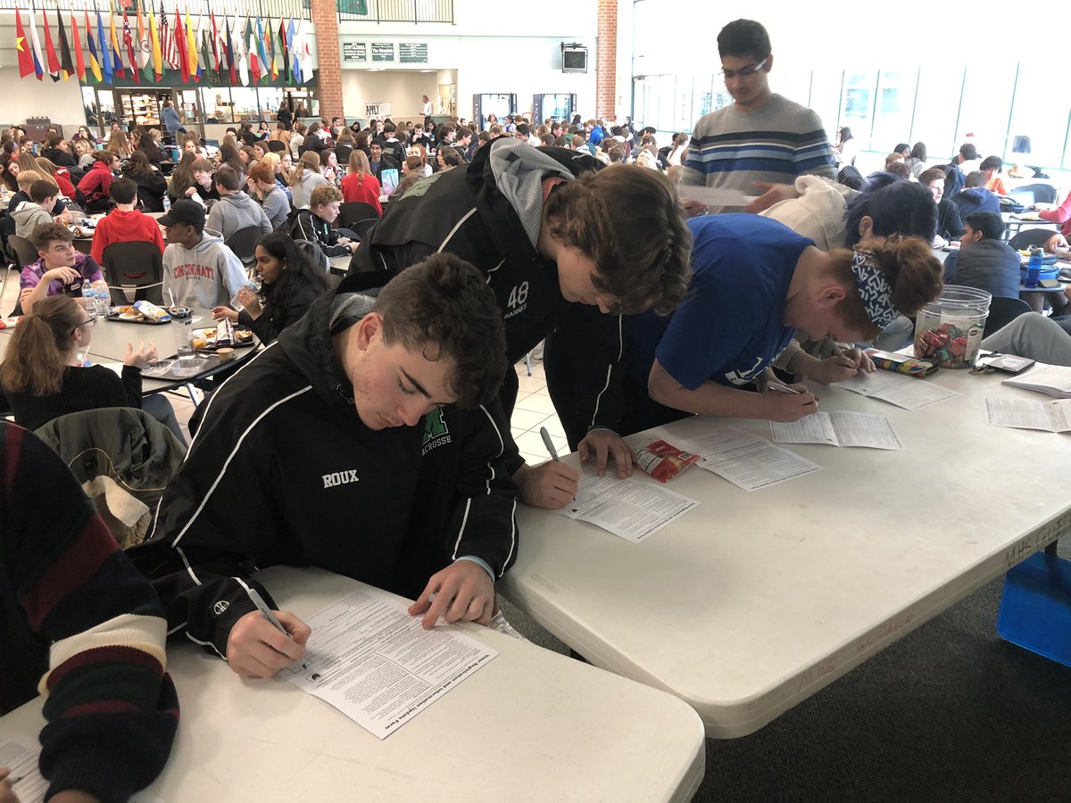 Thanks for registering our future adults and citizens @MHSComets!! @mspost_mhs @mcmteachesu2026 @MasonSchools #vote #exerciseyourright #yourvoteyourfuture