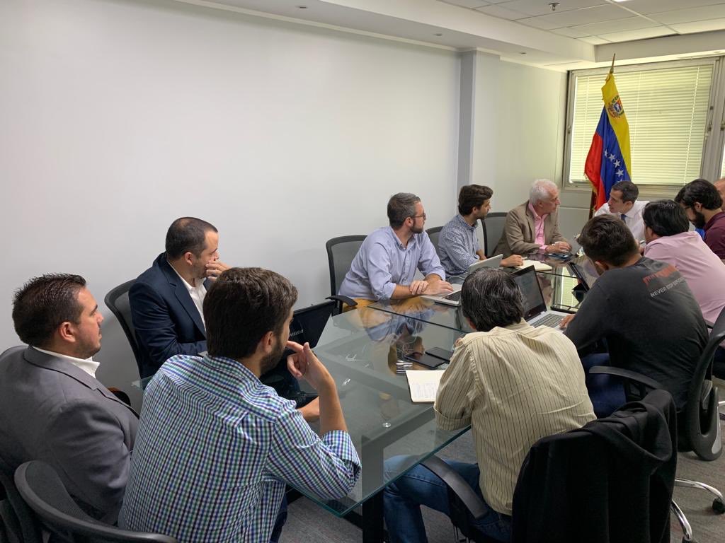 jguaido's tweet image. #13Mar Continuamos monitoreando la crisis eléctrica y la situación del agua a escala nacional. 

Trabajamos en las soluciones al estado de los servicios públicos, según lo contenido en el #PlanPaís. 

Cesar la usurpación nos permitirá aprovechar todo nuestro talento y recursos.