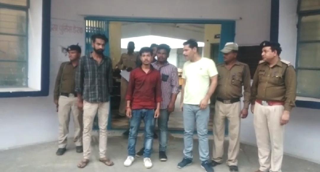 ANI's tweet photo. Mandla: BJP MP Sampatiya Uike's son Satendra and two other people arrested earlier today with 3.380 grams of Heroin. #MadhyaPradesh https://t.co/ukYfzYfHpl