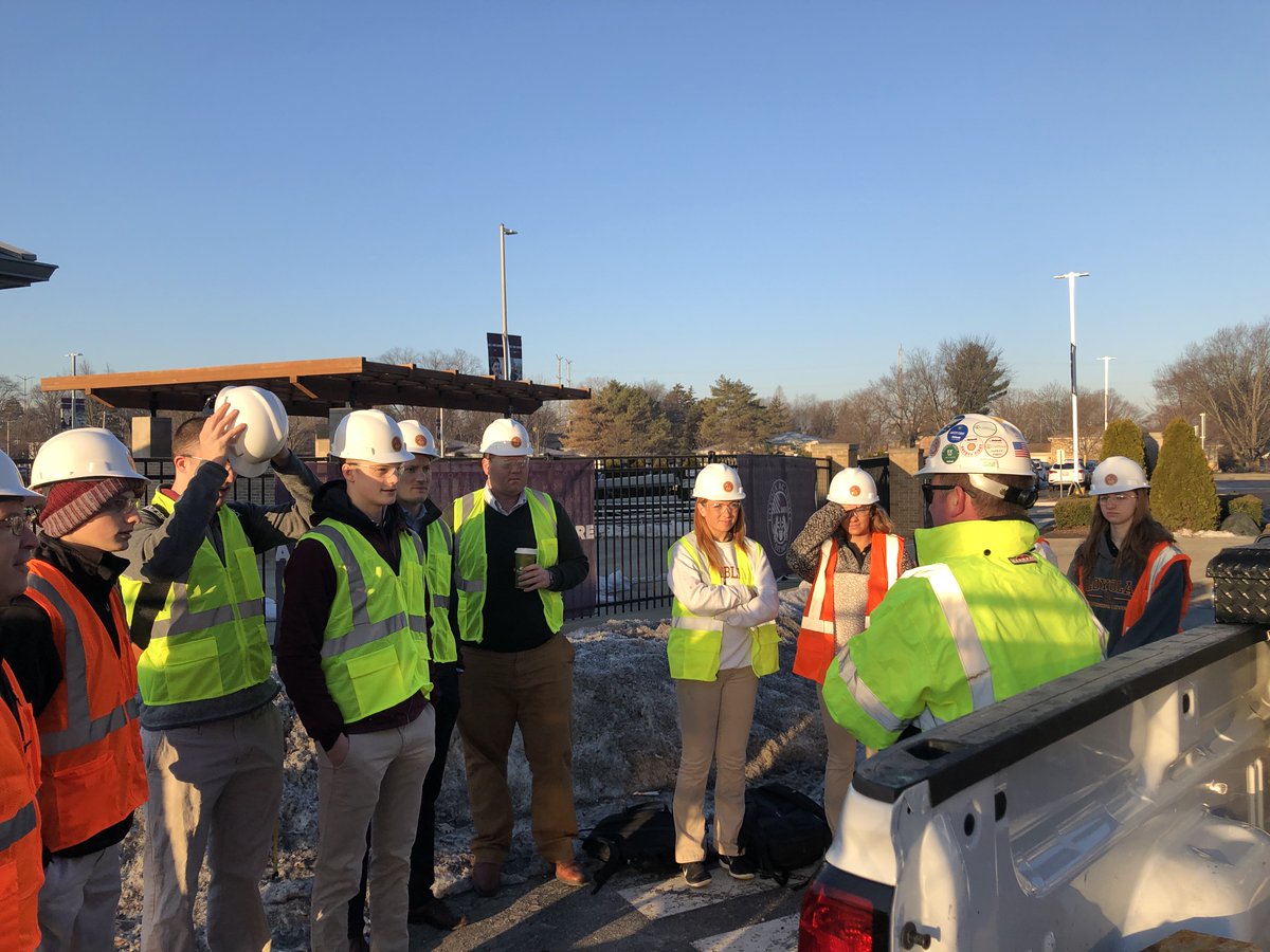 LoyolaAcademy's tweet photo. Yesterday, @frpatmcgrath, Coaches Hengelmann '00 and Cashman, as well as the 2018–19 swimming & diving team captains were treated to a VIP first look at the John D. Norcorss '54 Aquatic Center! Learn more at https://t.co/LmtYSaiMNE.
@ValentiBuilders
#LABecomeMore #goramblers https://t.co/kfEnnxVw3c