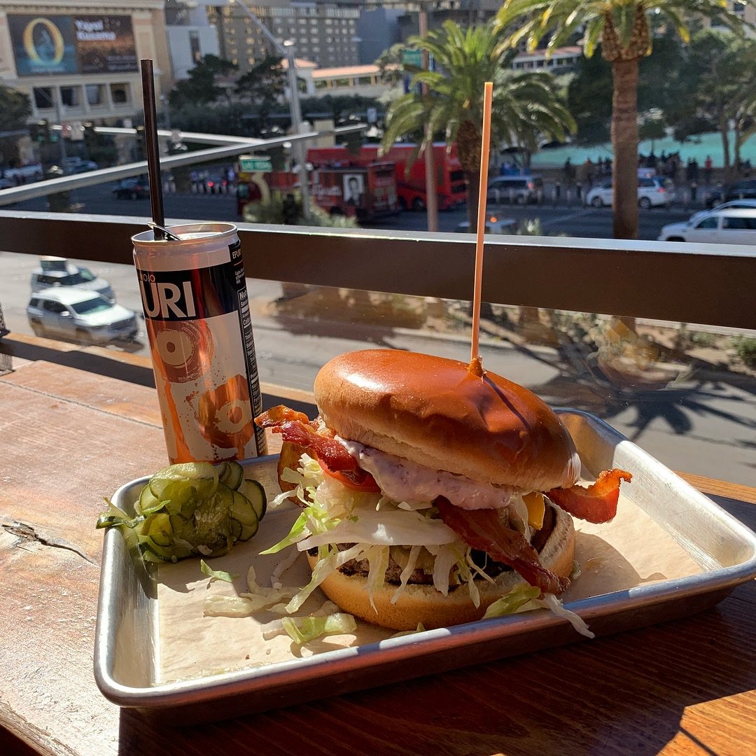 BeerParkLV's tweet photo. Made just for you....the strip views are an added bonus. #burger #food #vegas #epuri https://t.co/74x3pJMDJd