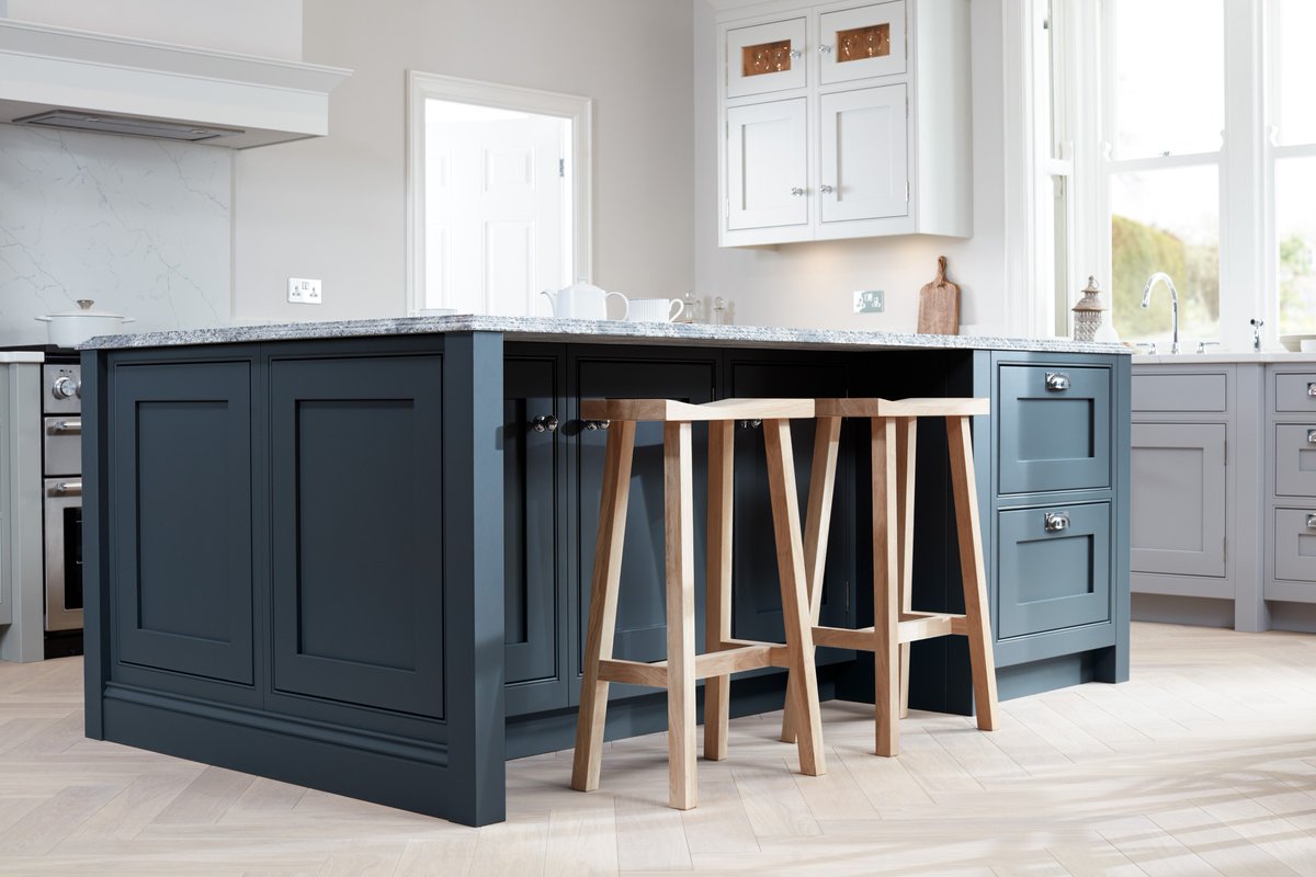 A practical and attractive statement- an island can provide more work space for cooking, a place to share a meal, and an abundance of extra storage possibilities in your kitchen.

#1909Kitchens
1909kitchens.co.uk/kitchens/ovolo