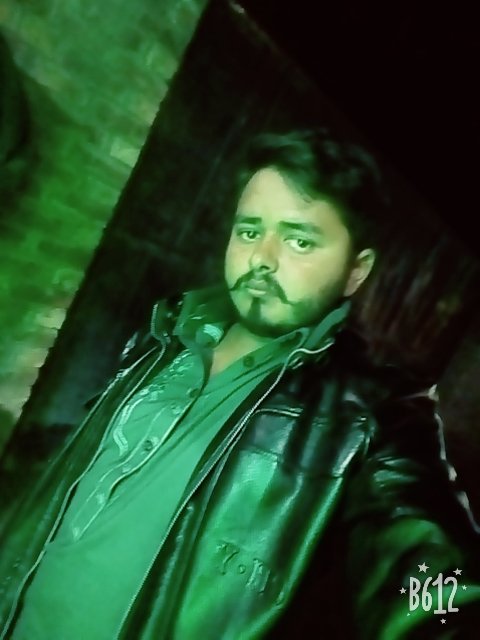 تو نے ديکھے نہيں وہ چراغ شايد....👇

جو بجھتے بجھتے بھی ہواوں سے اُلجھ جاتے ہيں✌