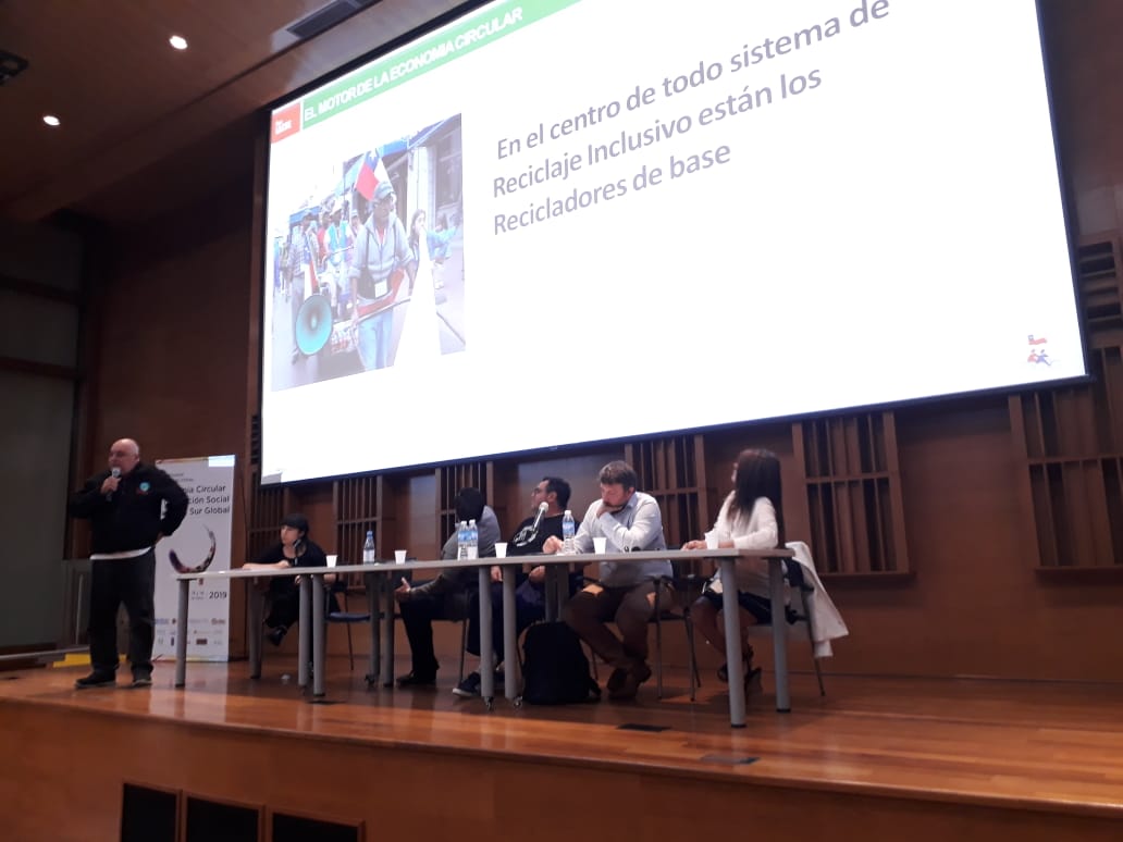IesctUnq's tweet photo. [EVENTO]
@RedLacre expone sobre el #ReciclajeInclusivo y la importancia de los #trabajadores de este sector.
#EconomiaCircular 
#InnovacionSocial 
@UNQoficial @ExeterCircular #RedTISA https://t.co/5uWXWtnOdg