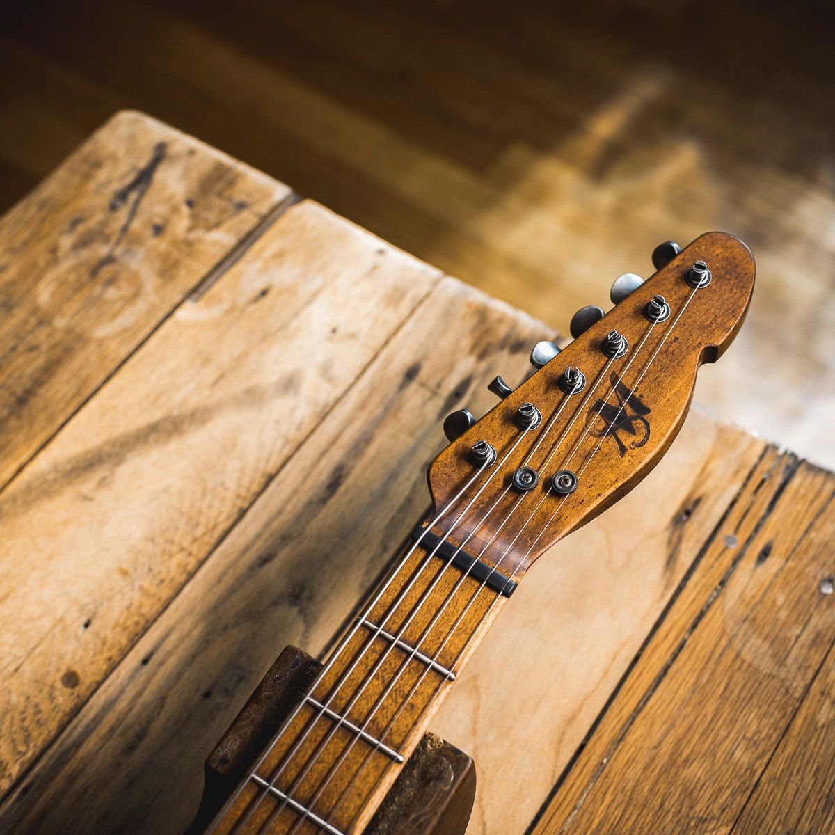 ChicagoMusicEx's tweet photo. This @muleresonatorguitars Mulecaster is all steel and all tone. Great work from our friends at Mule, as always! https://t.co/MSHtUlyojq
.
.
.
.
#chicagomusicexchange #geartalk #guitar #guitarsdaily #cme #guitars #gear #sick #rocknroll #gearnuts #muleguitars #muleresonator https://t.co/N9orshSme5