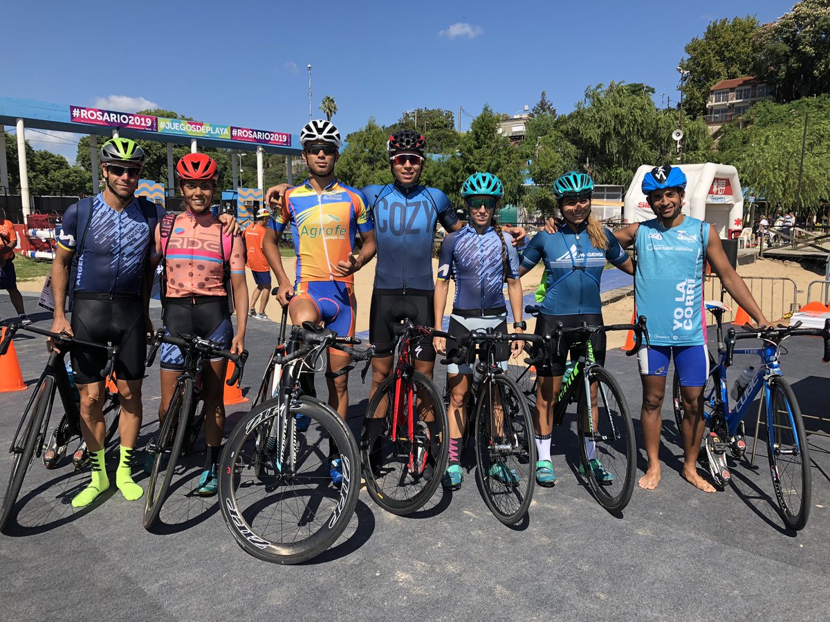 PrensaCOA's tweet photo. #Triatlón ¡El equipo completo de triatlón se entrena a un día de iniciar su competencia! 

#VamosArgentina #ArgentinaEnRosario2019 https://t.co/Ll2eQxcSFN