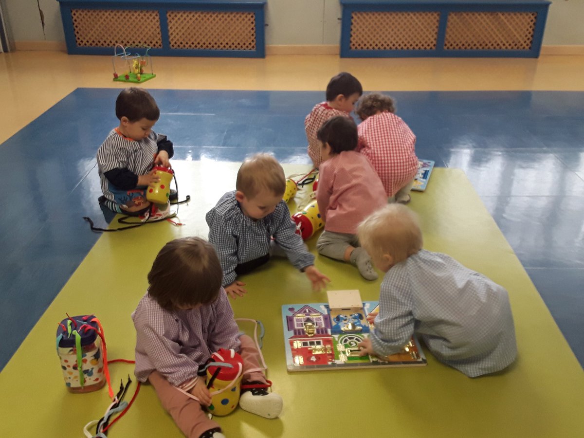 truebaikastetxe's tweet image. Gaur urte bateko umeek Montessori egiteari ekin diote.