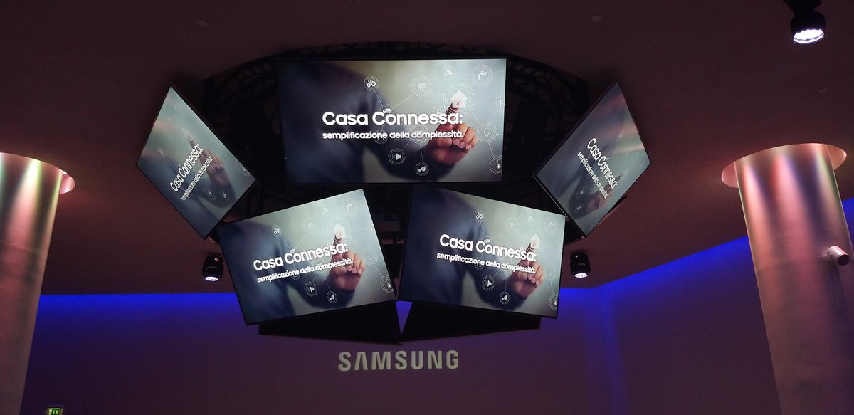 SamsungItalia's tweet photo. In occasione della @MI_DigitalWeek alla Samsung Smart Arena affrontiamo la tematica della casa connessa in compagnia di Gigi Beltrame, @angela_tum del Politecnico di Milano, Antonio Bosio e Mario Levratto di Samsung Italia. #SamsungDigitalWeek https://t.co/juHAzgHupp