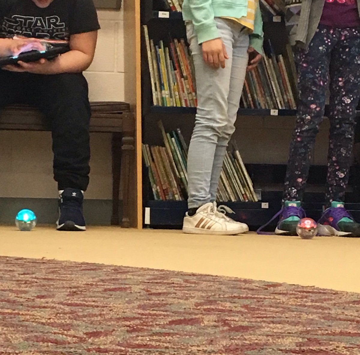 StaceyArvanites's tweet image. #CodingClub25 back at it today! 😁Learning to code with @SpheroEdu @Lafayette_25 @MissNapolitano #CSforAll