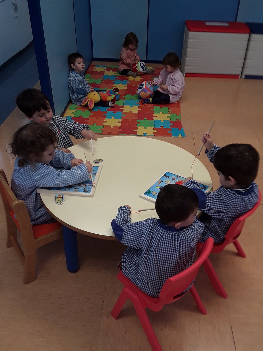 truebaikastetxe's tweet image. Hoy los niños de las aulas de 1 año han dedicado la sesión  a realizar  actividades Montessori.