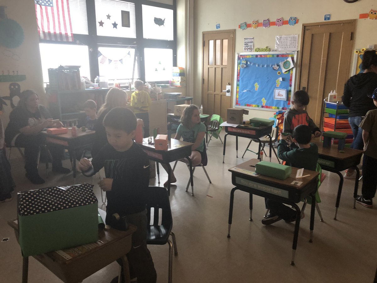 Designing leprechaun traps in Miss Dudas’ class. These engineers are coming up with clever ways to catch the leprechauns playing tricks at Thoreau Park!