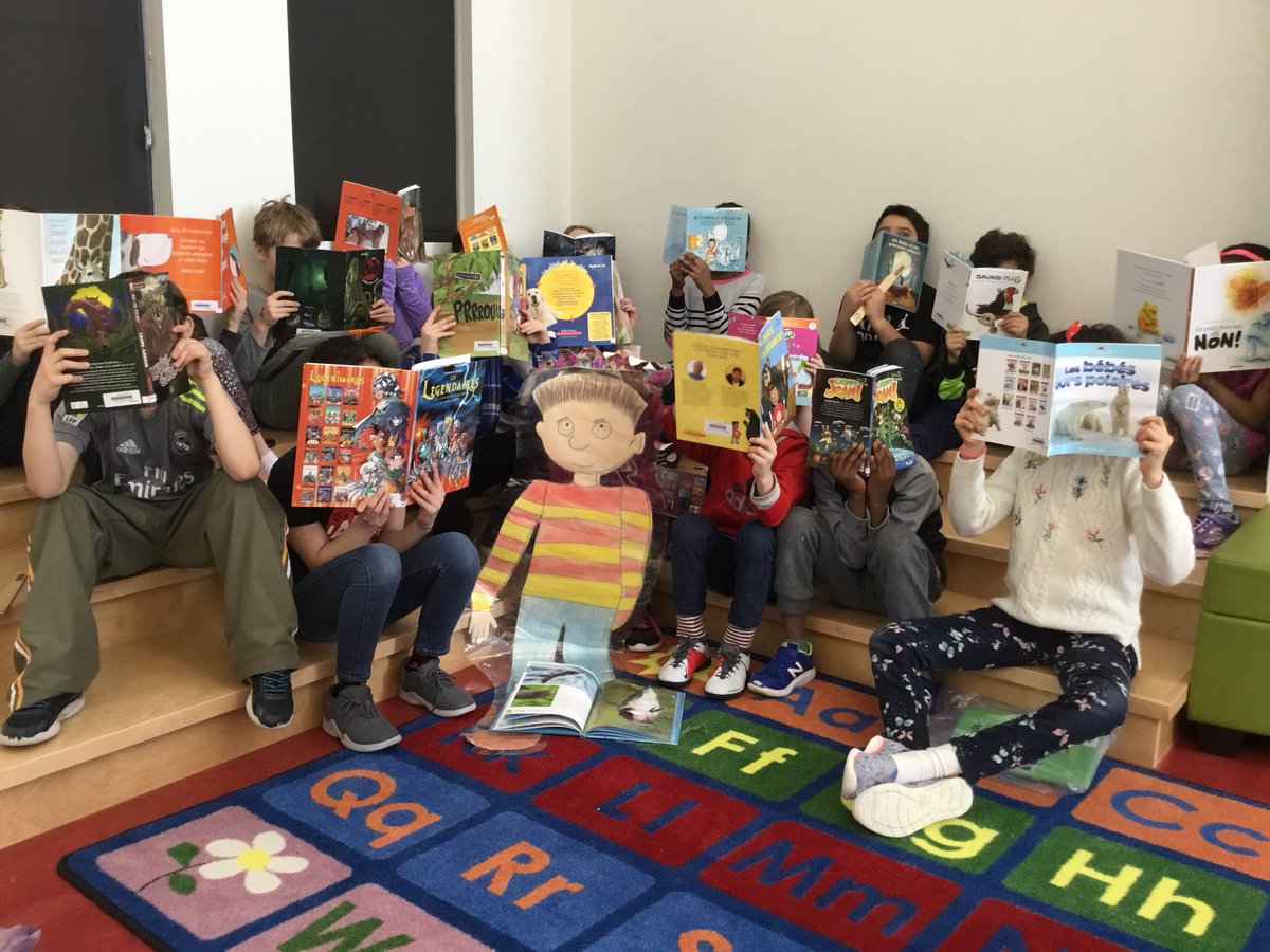 Nous avons amené Clement à la bibliothèque de l’école. <a href="/AplatiTour/">Clément AplatiTour/SCOllectif</a> #AplatiTour