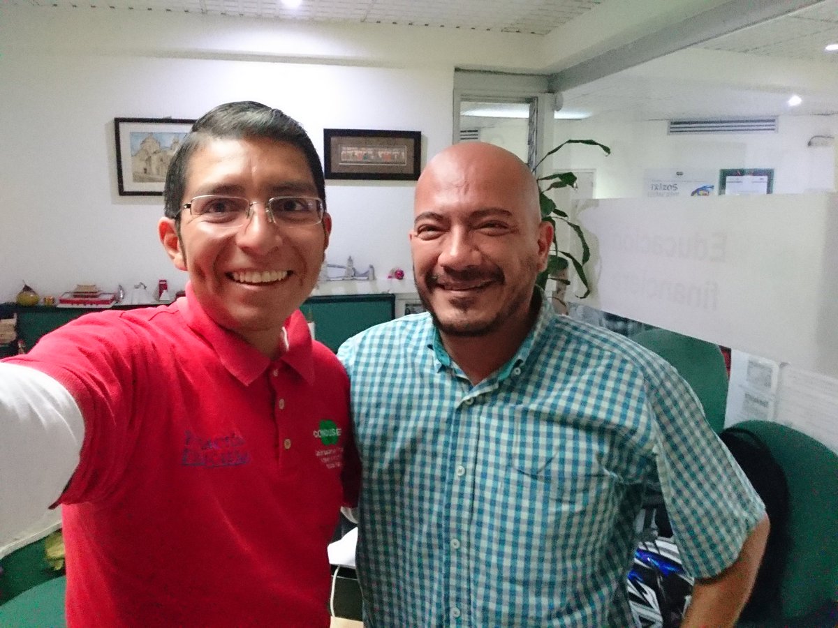 Con el buen <a href="/CarlosSoberanes/">Carlos Soberanes</a> ya que todos somos Usuarios de Servicios Financieros... Un gusto saludarlo personalmente aquí en Cuernavaca Morelos México 🇲🇽