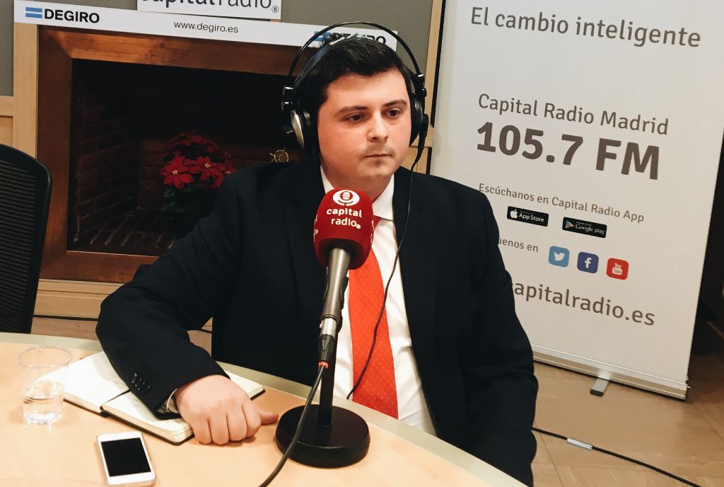 capitalradiob's tweet photo. 📌"La fusión Deutsche Bank-Commerzbank me recuerda a Bankia"
📌"Cuando coges varias piezas defectuosas y esperas que sea un Ferrari, a lo mejor te quedas con un simca mil sin chasis"

Fernando Pérez @AgoraEAF

En #MercadoAbierto con @LuisBlancoRRR 

🎙️https://t.co/aw8twQh2T6 https://t.co/urbHH4VSZm