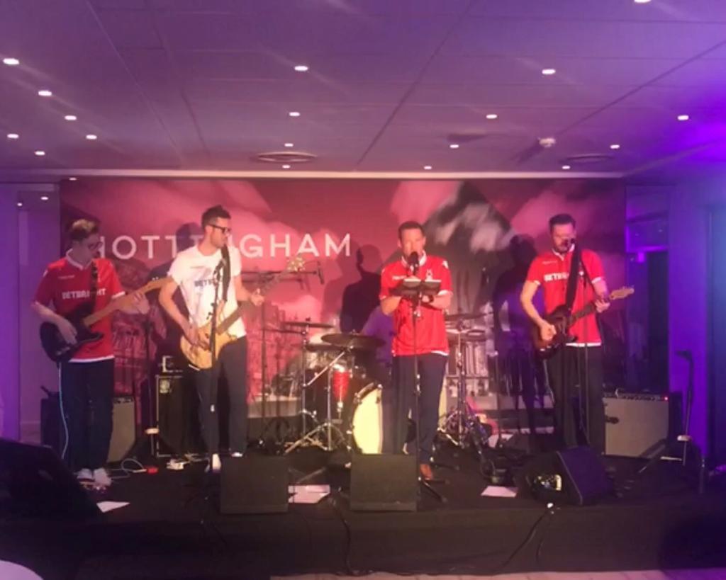 Sarahbrown2909's tweet photo. @NeilWalkerFG entertaining the #MIPIM2019 crowd with @NottsHotProp last night! @fgouldconnect #rockandroll https://t.co/R7FzSadB8b