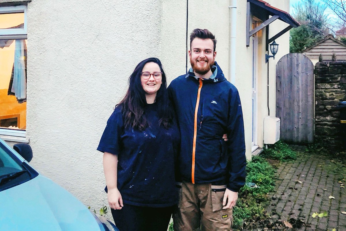 FirstHomeCoach1's tweet photo. "When we had the offer accepted I got so excited that I built a version of it on The Sims!" - Nenagh Acock Jones, a 23-year-old who bought her first home in #Bristol
Find out more in her #FirstHomeStory 👉 https://t.co/cwi4uQdI72 @Neeeenagh
#FirstTimeBuyer #HomeBuyingJourney https://t.co/fp6yQZvQZv